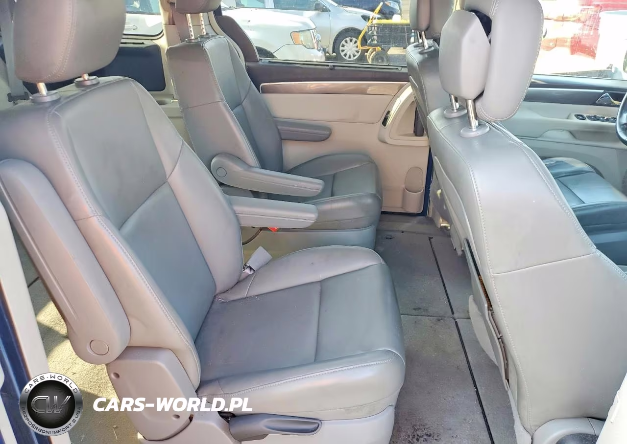 2010 Volkswagen Routan Se VIN:2V4RW3D14AR296132 - 11