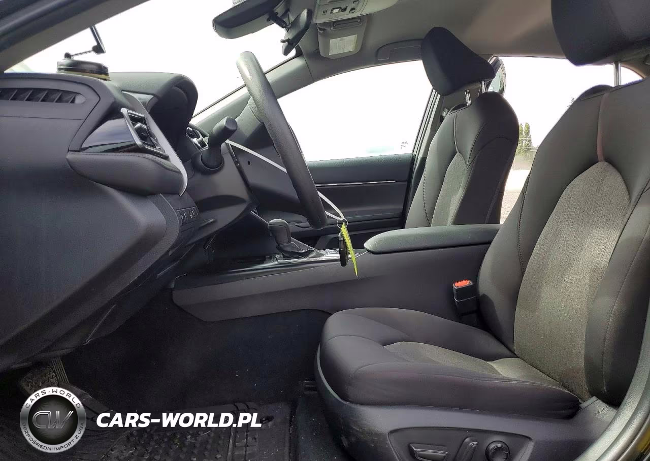 2020 Toyota Camry Le VIN:4T1C31AK7LU526712 - 7