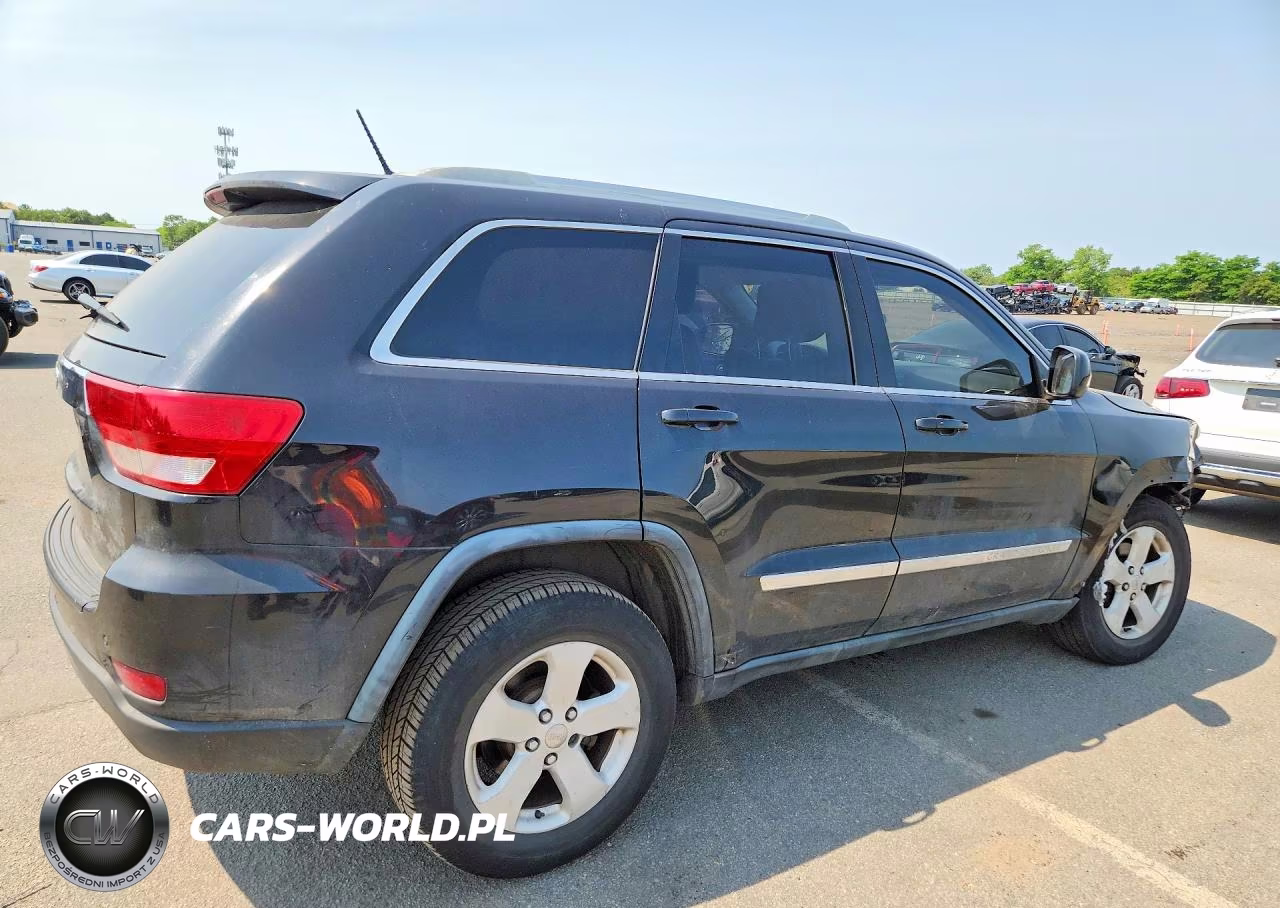 2012 Jeep Grand Cherokee Laredo VIN:1C4RJFAG8CC104757 - 3