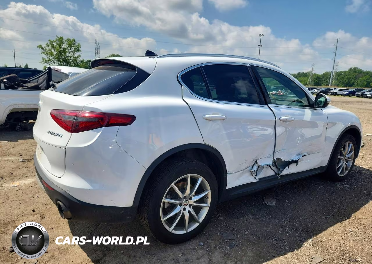 2018 Alfa Romeo Stelvio Ti VIN:ZASFAKBN3J7B84443 - 3