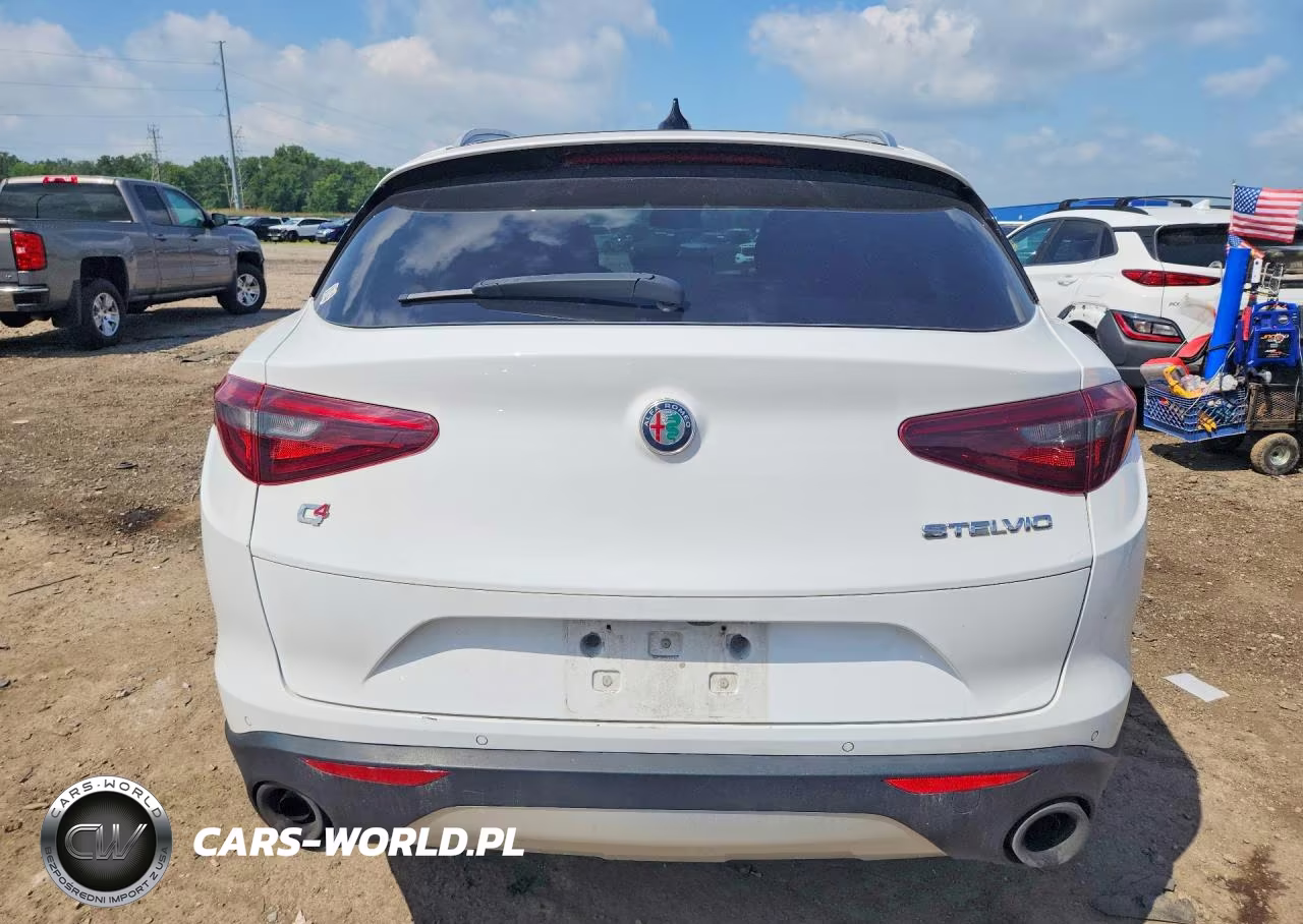 2018 Alfa Romeo Stelvio Ti VIN:ZASFAKBN3J7B84443 - 6