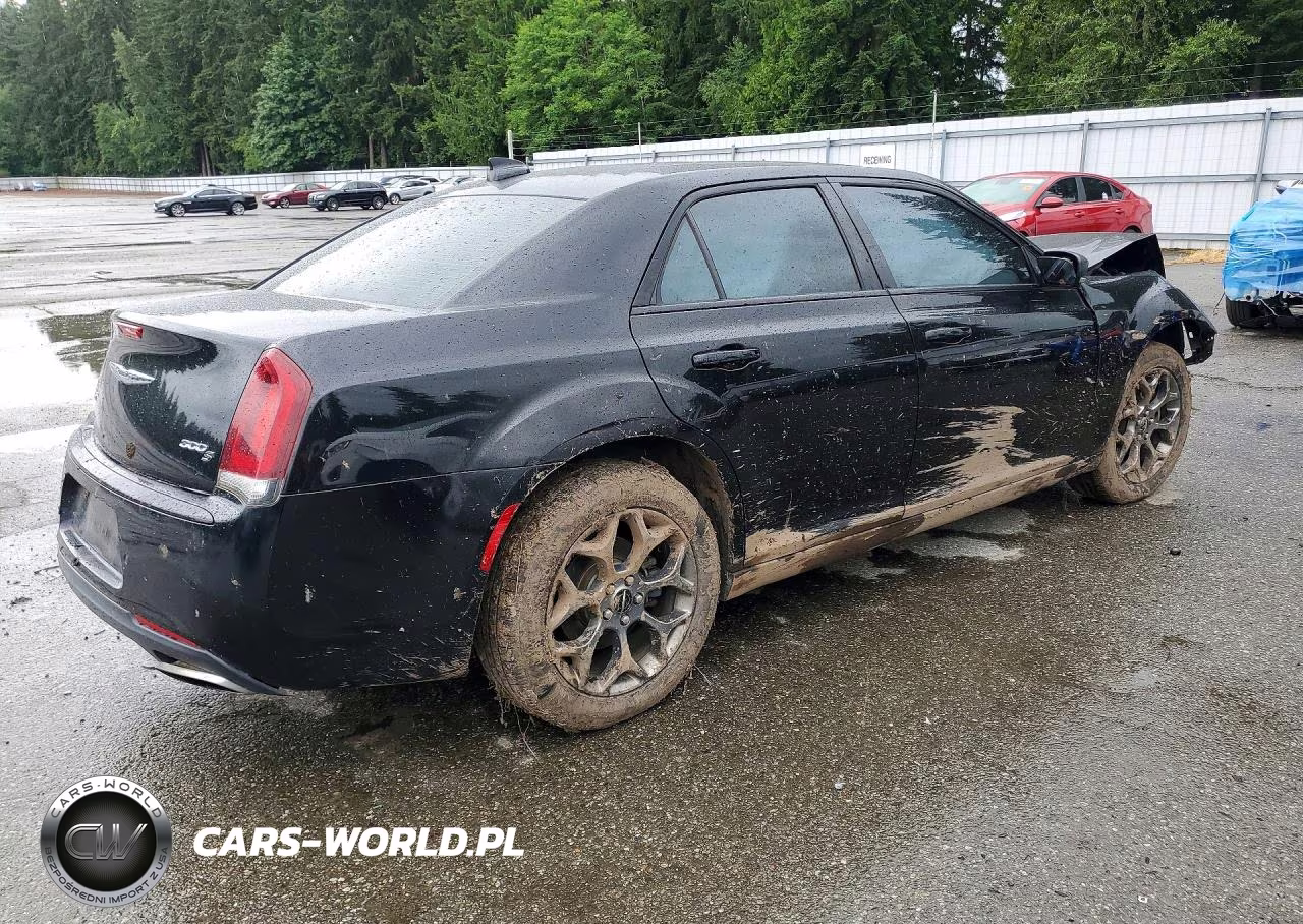 2016 Chrysler 300 S VIN:2C3CCAGG5GH261857 - 3