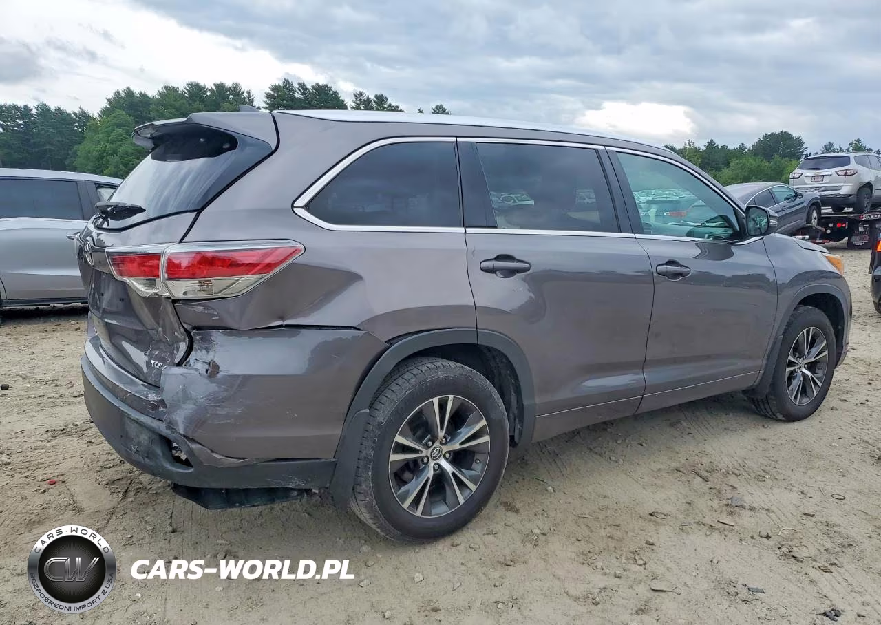 2016 Toyota Highlander Xle VIN:5TDJKRFH3GS326186 - 3