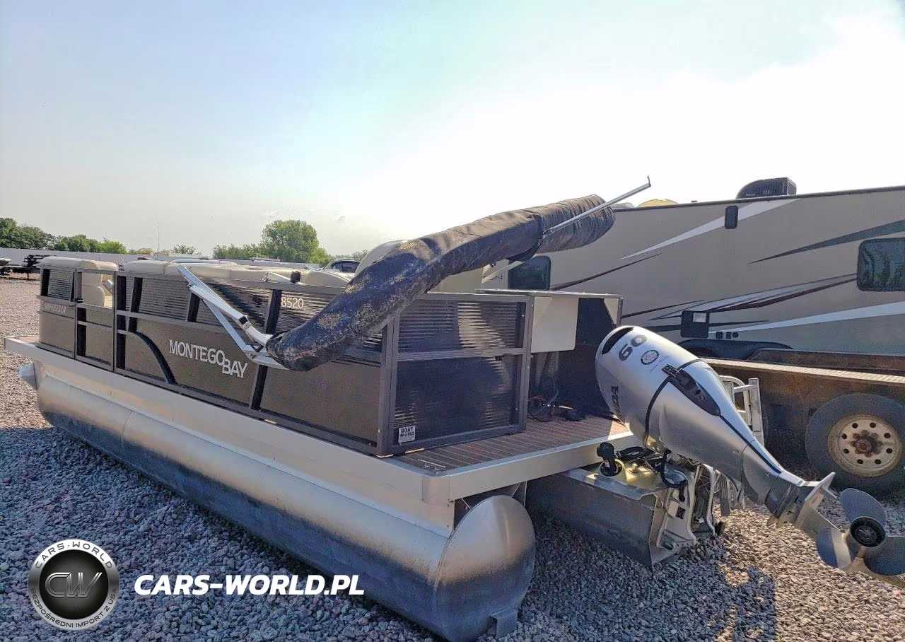 2018 Montego Bay Pontoon Boat VIN:MRR85114J718 - 3