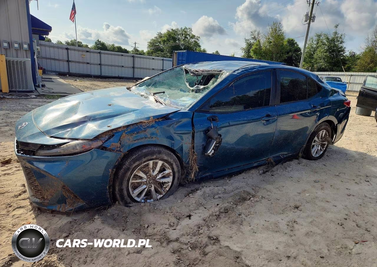 2025 Toyota Camry Le – zdjęcie 1 z 12