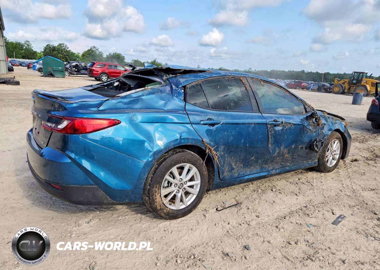 2025 Toyota Camry Le VIN:4T1DAACK6SU615838 - 3