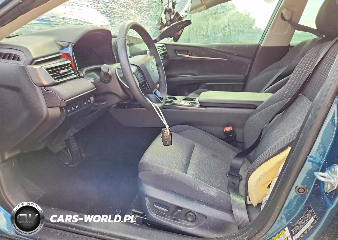 2025 Toyota Camry Le VIN:4T1DAACK6SU615838 - 7