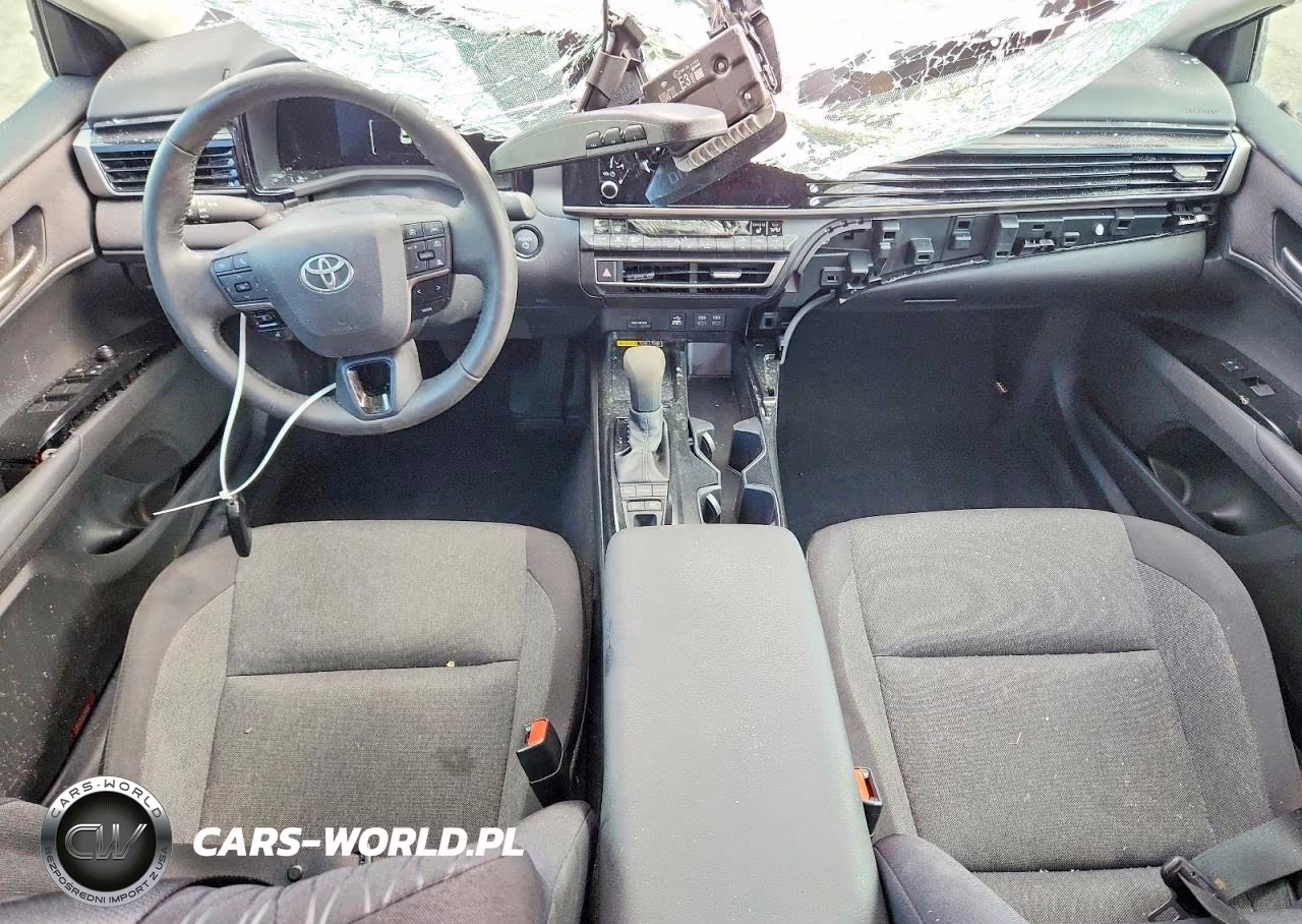 2025 Toyota Camry Le VIN:4T1DAACK6SU615838 - 8