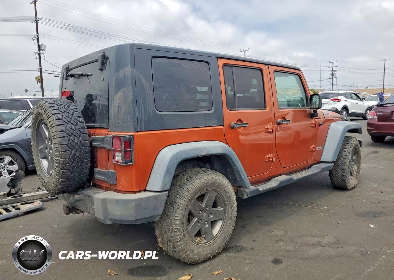 2010 Jeep Wrangler Unlimited Sport VIN:1J4BA3H15AL191090 - 3