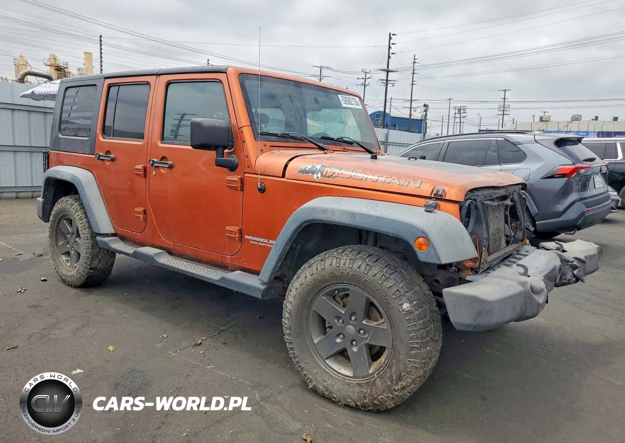 2010 Jeep Wrangler Unlimited Sport VIN:1J4BA3H15AL191090 - 4