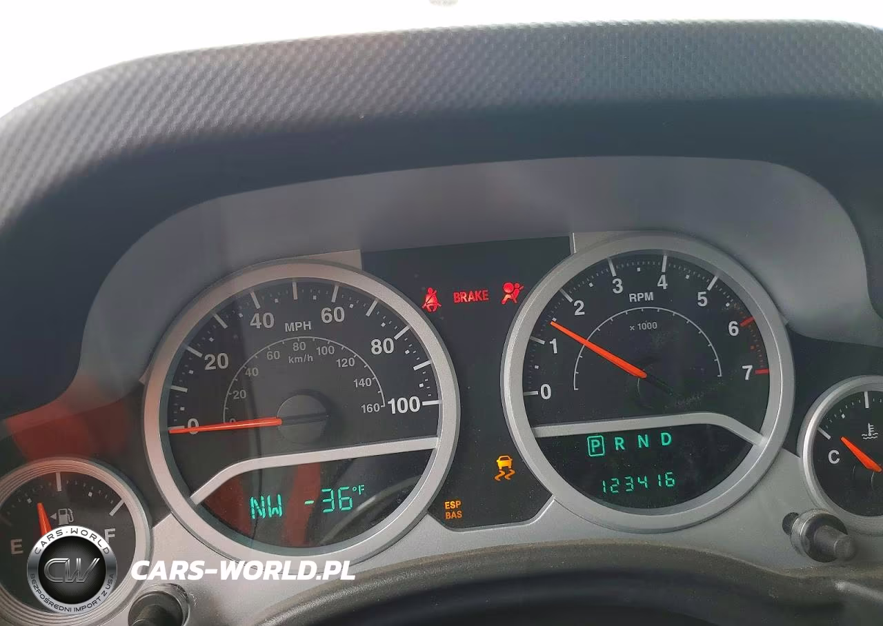 2010 Jeep Wrangler Unlimited Sport VIN:1J4BA3H15AL191090 - 9