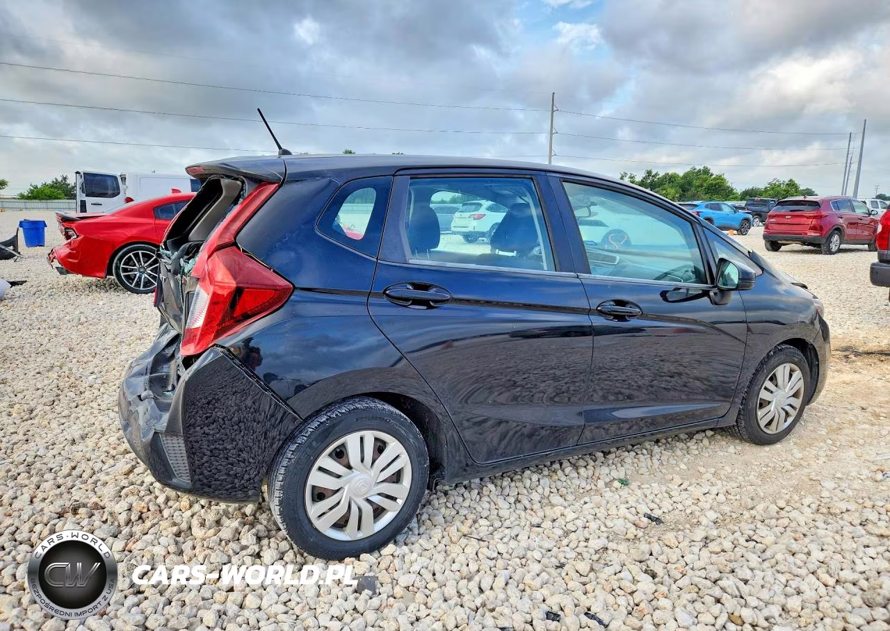 2015 Honda Fit Lx VIN:3HGGK5H52FM739223 - 3