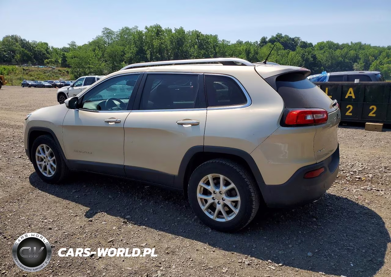 2015 Jeep Cherokee Latitude VIN:1C4PJMCB8FW709605 - 2