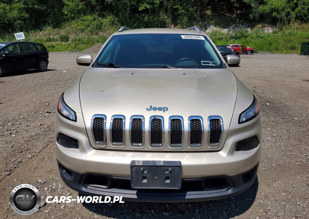 2015 Jeep Cherokee Latitude VIN:1C4PJMCB8FW709605 - 5