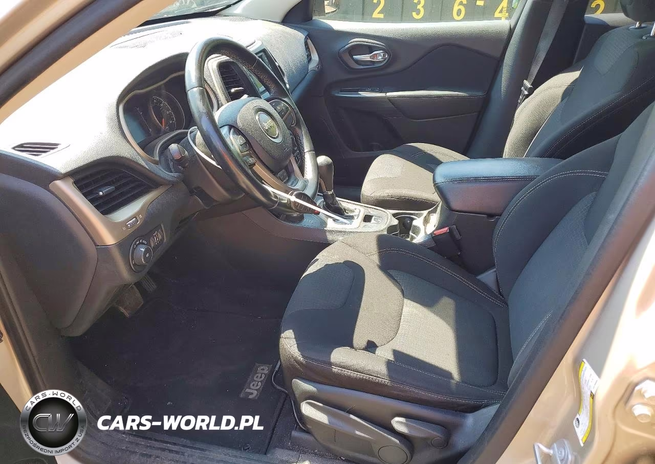 2015 Jeep Cherokee Latitude VIN:1C4PJMCB8FW709605 - 7