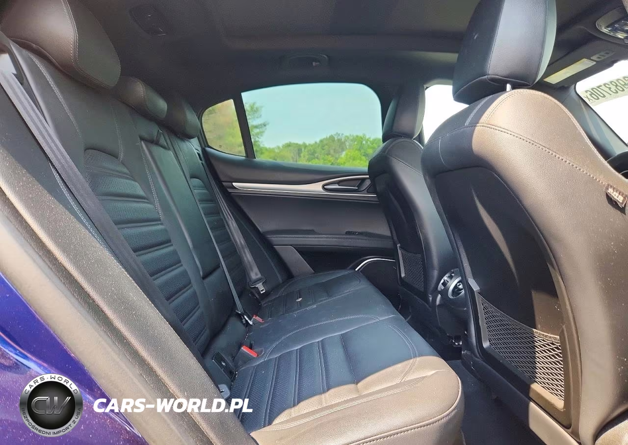 2018 Alfa Romeo Stelvio Ti Sport VIN:ZASFAKNN1J7B66924 - 11