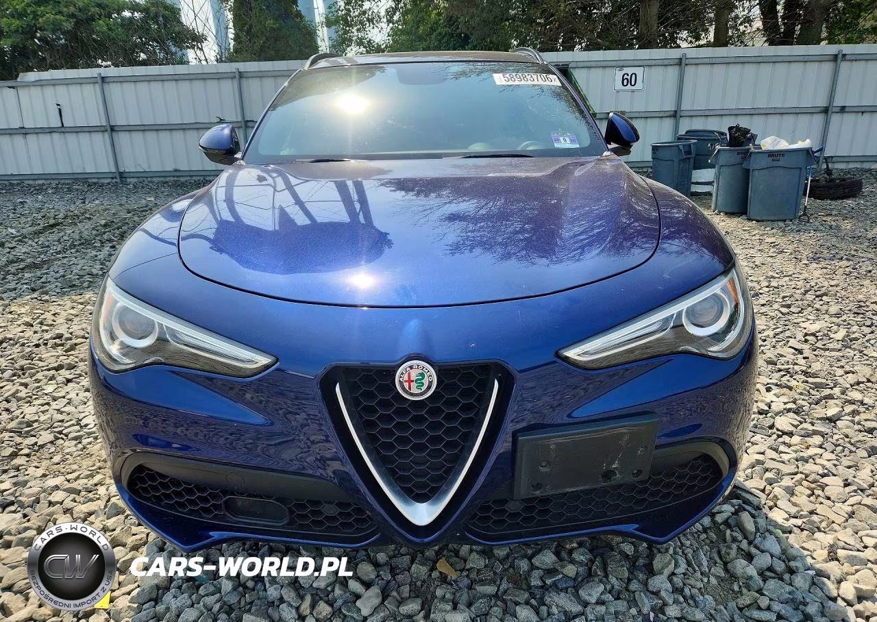 2018 Alfa Romeo Stelvio Ti Sport VIN:ZASFAKNN1J7B66924 - 5