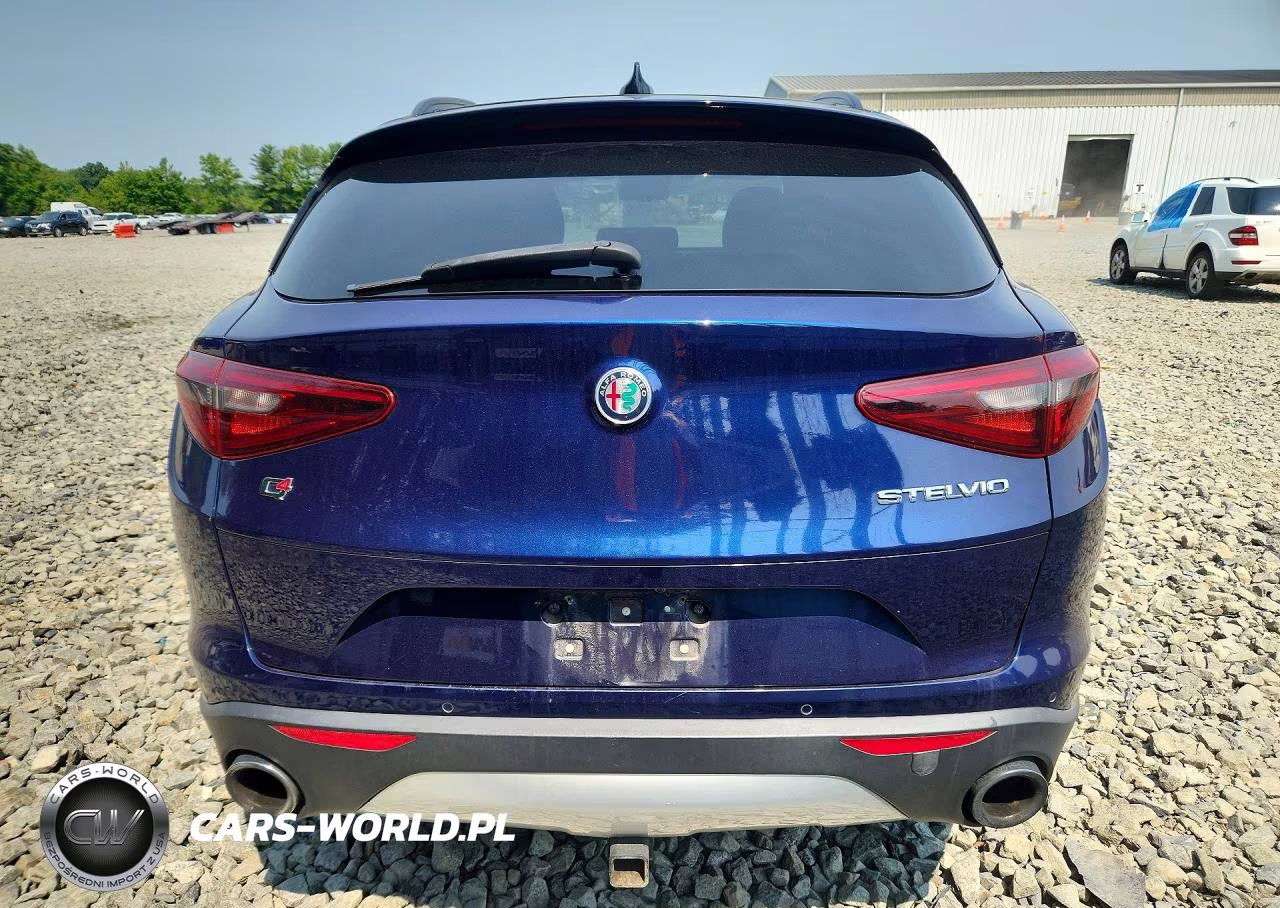 2018 Alfa Romeo Stelvio Ti Sport VIN:ZASFAKNN1J7B66924 - 6