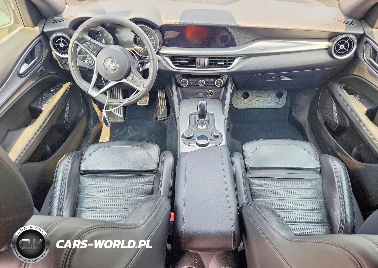 2018 Alfa Romeo Stelvio Ti Sport VIN:ZASFAKNN1J7B66924 - 8