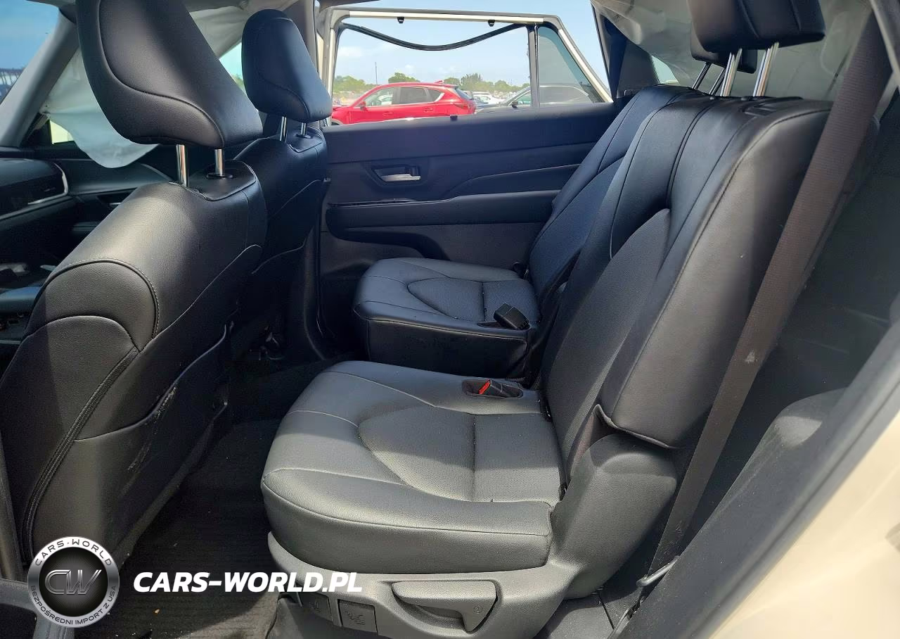 2024 Toyota Grand Highlander Xle VIN:5TDAAAA57RS011489 - 11