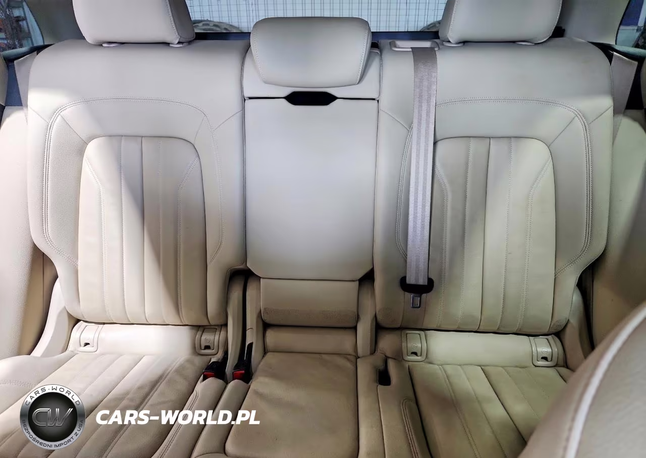 2018 Audi Q5 Premium Plus VIN:WA1BNAFY0J2010721 - 10