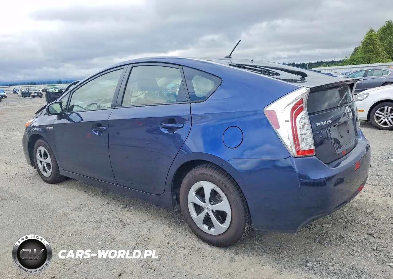 2013 Toyota Prius Two VIN:JTDKN3DU3D1711930 - 2