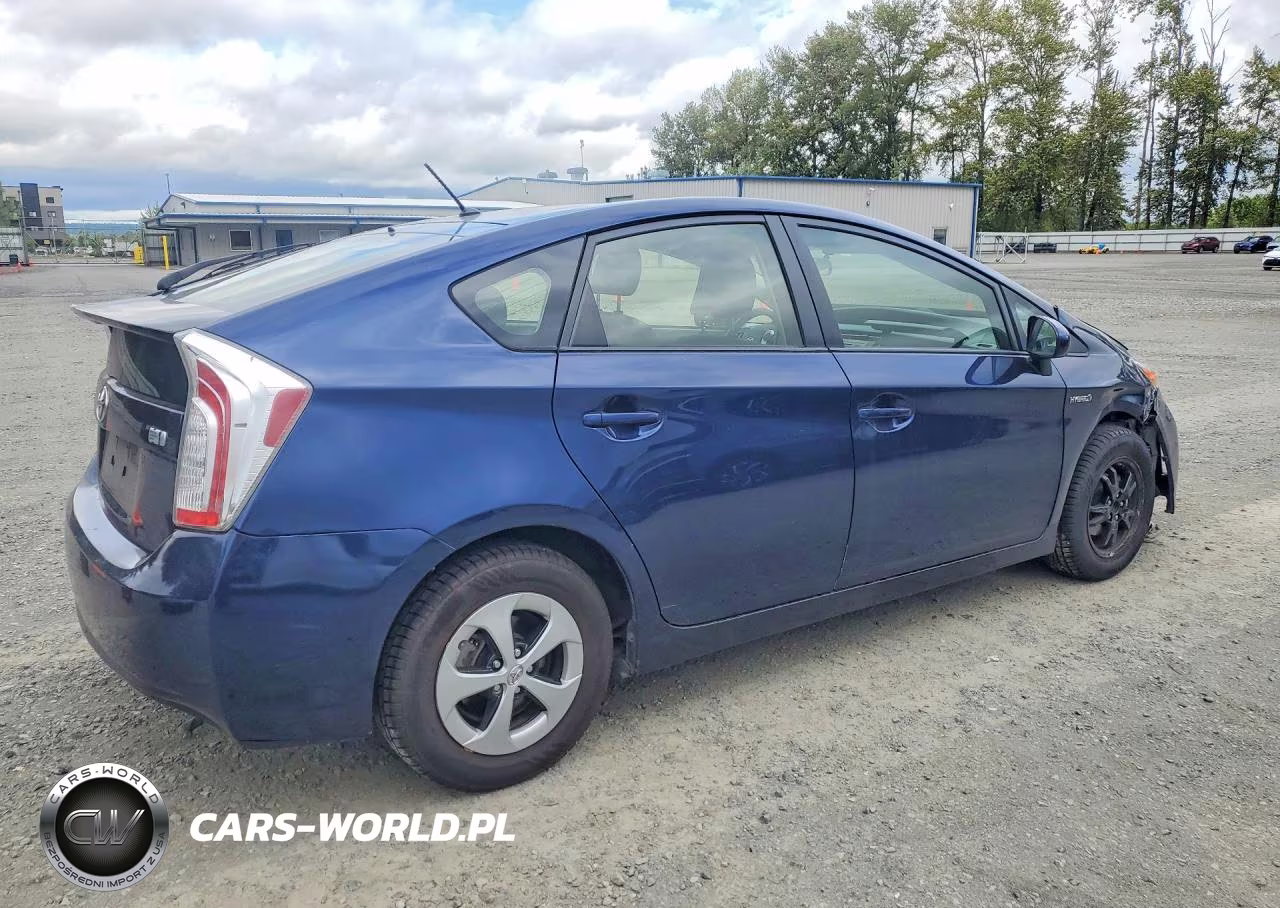 2013 Toyota Prius Two VIN:JTDKN3DU3D1711930 - 3