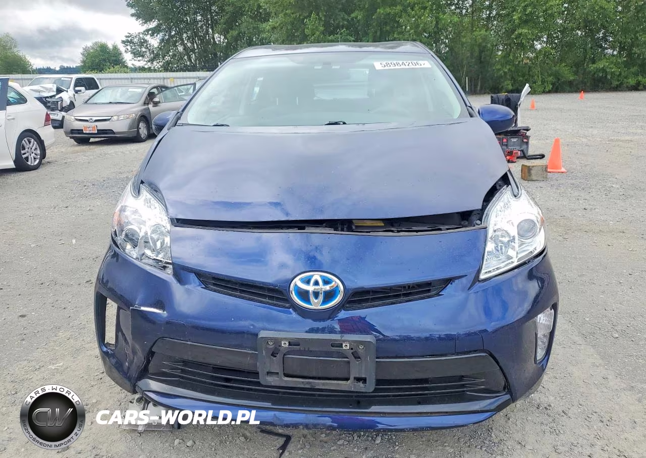 2013 Toyota Prius Two VIN:JTDKN3DU3D1711930 - 5