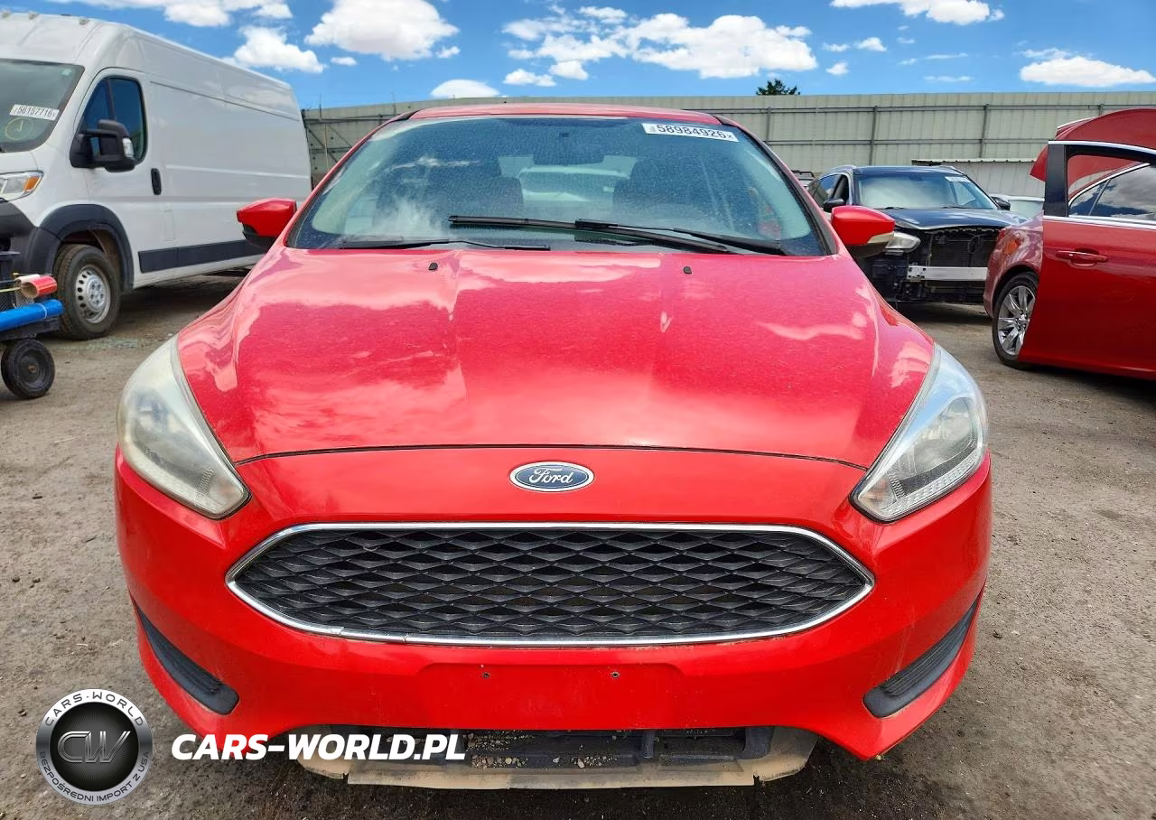 2016 Ford Focus Se VIN:1FADP3F26GL383674 - 5