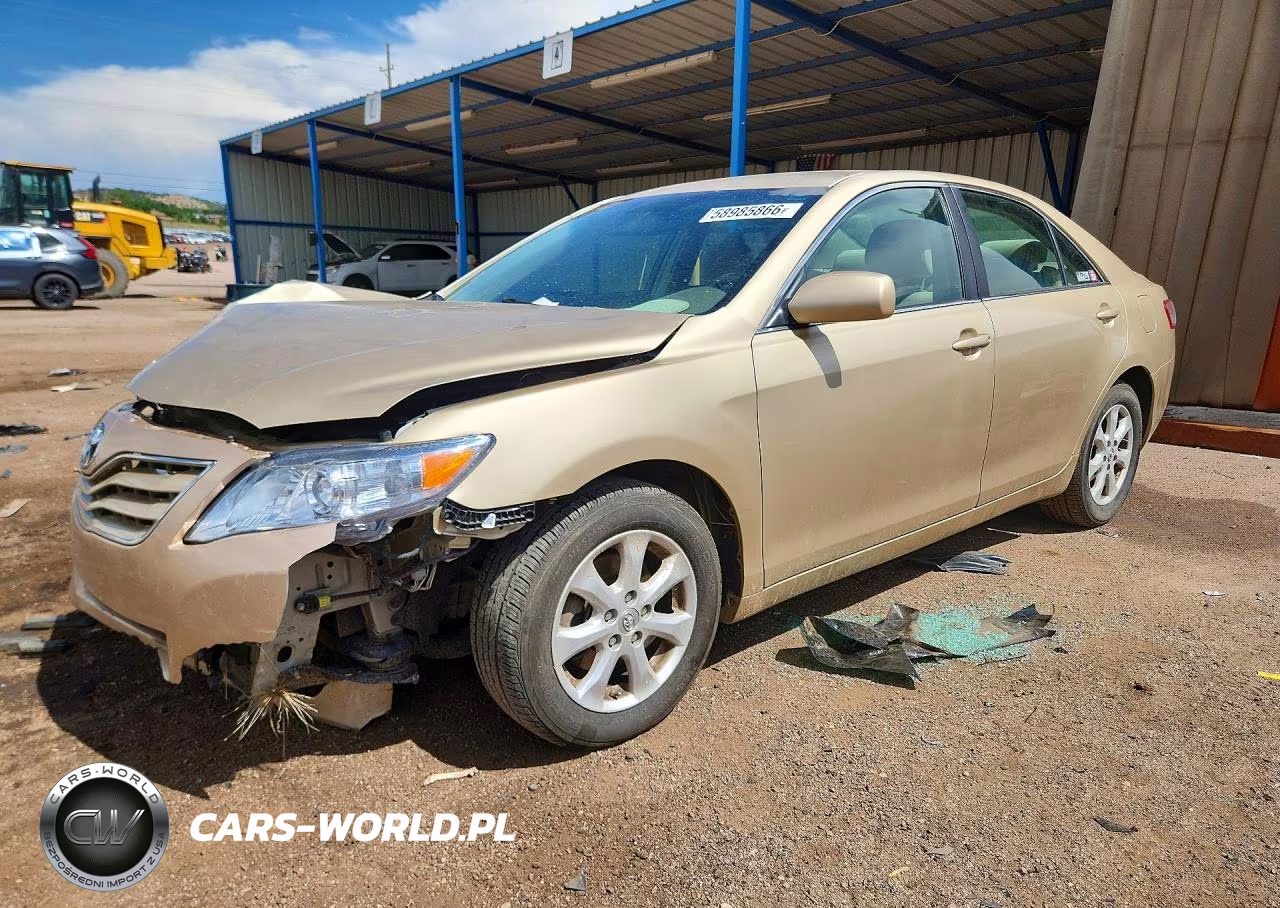2011 Toyota Camry Le – zdjęcie 1 z 13