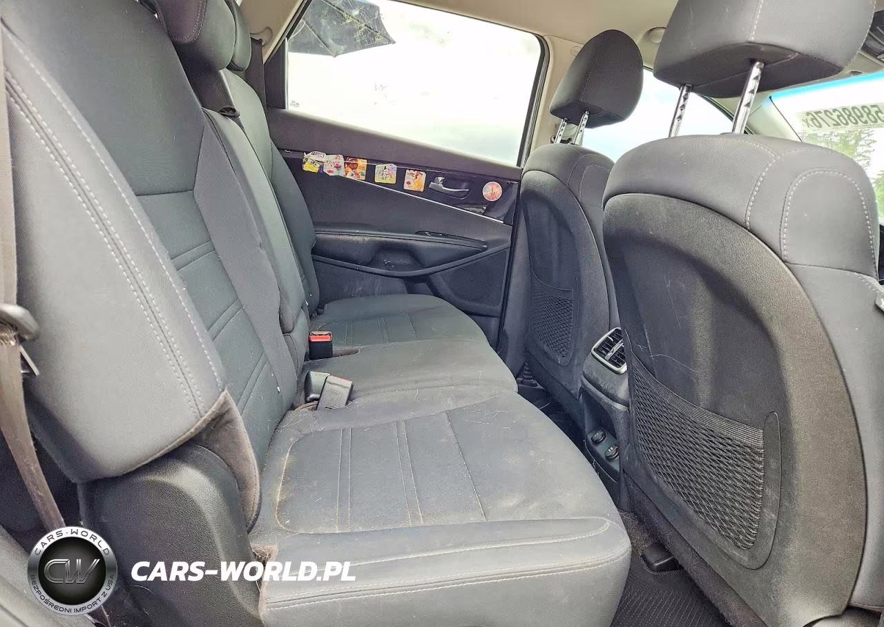 2019 Kia Sorento Lx V6 VIN:5XYPGDA50KG463099 - 11