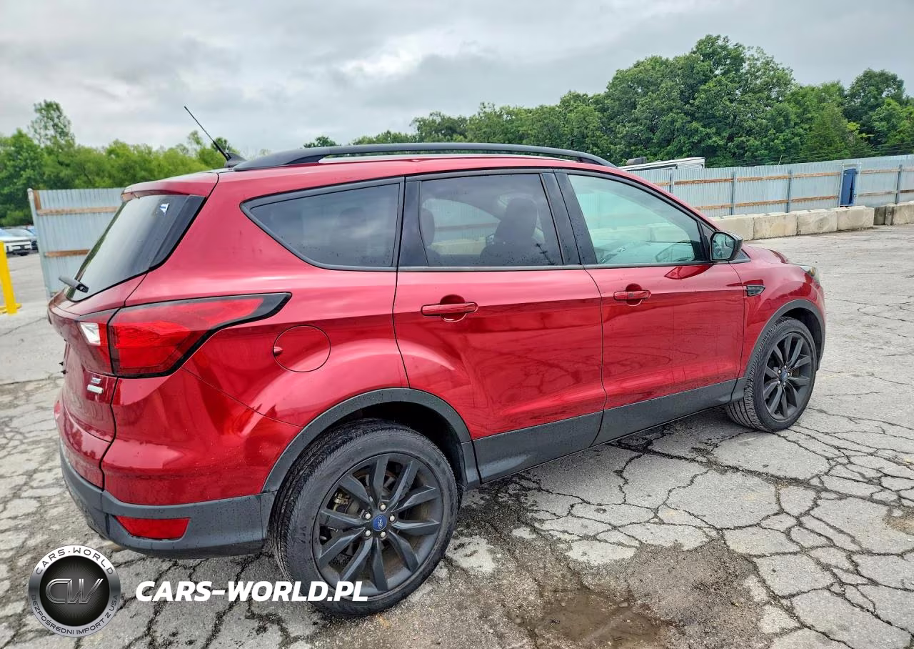 2019 Ford Escape Se VIN:1FMCU0GD8KUB86212 - 3