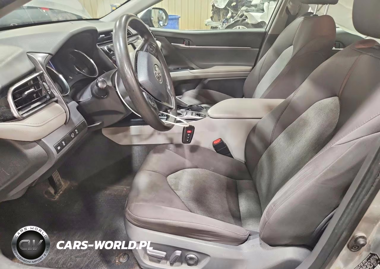 2019 Toyota Camry Le VIN:4T1B31HK1KU512241 - 7
