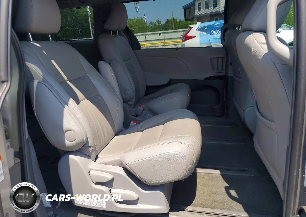 2017 Toyota Sienna Xle 7-Passenger VIN:5TDDZ3DCXHS181159 - 11
