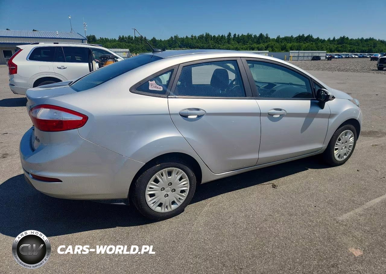 2018 Ford Fiesta S VIN:3FADP4AJ4JM143243 - 3