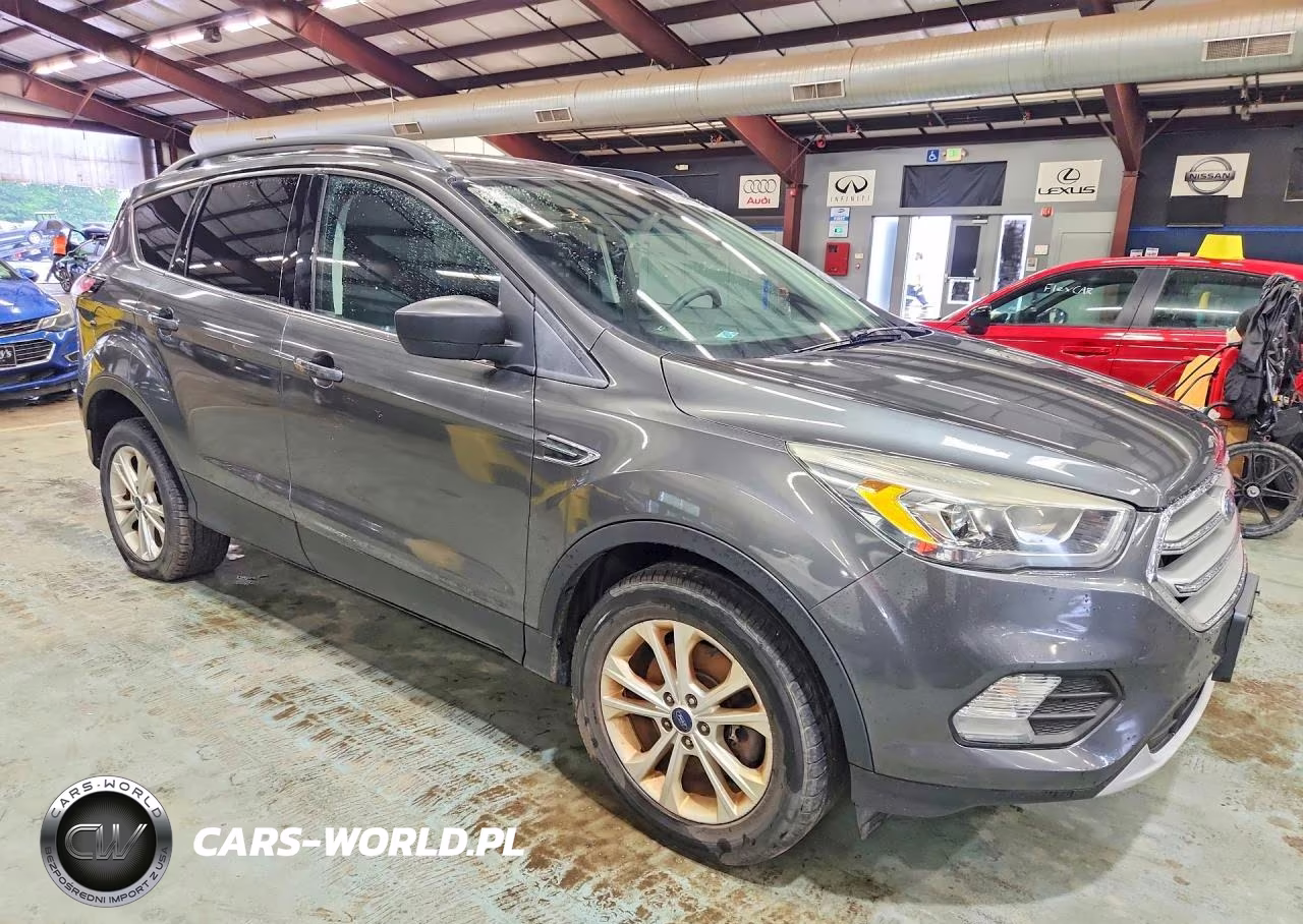 2017 Ford Escape Se VIN:1FMCU9GD8HUB94372 - 4