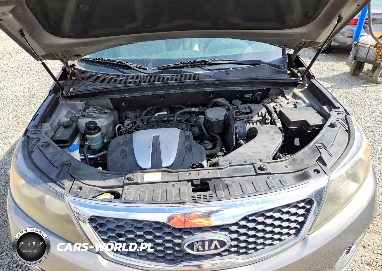 2011 Kia Sorento Lx VIN:5XYKT4A23BG121576 - 12