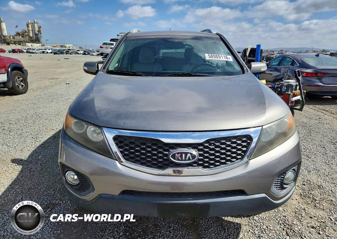 2011 Kia Sorento Lx VIN:5XYKT4A23BG121576 - 5
