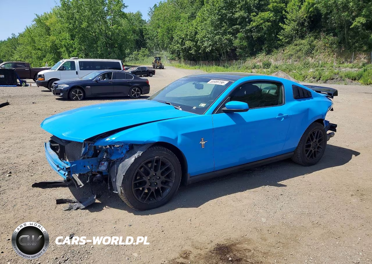 2025 Ford Mustang V6