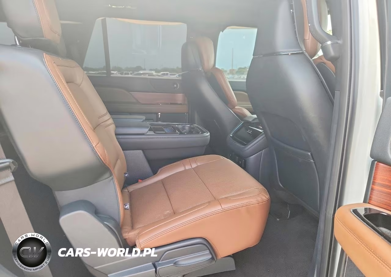 2024 Lincoln Navigator Reserve VIN:5LMJJ2LG5REL24575 - 10