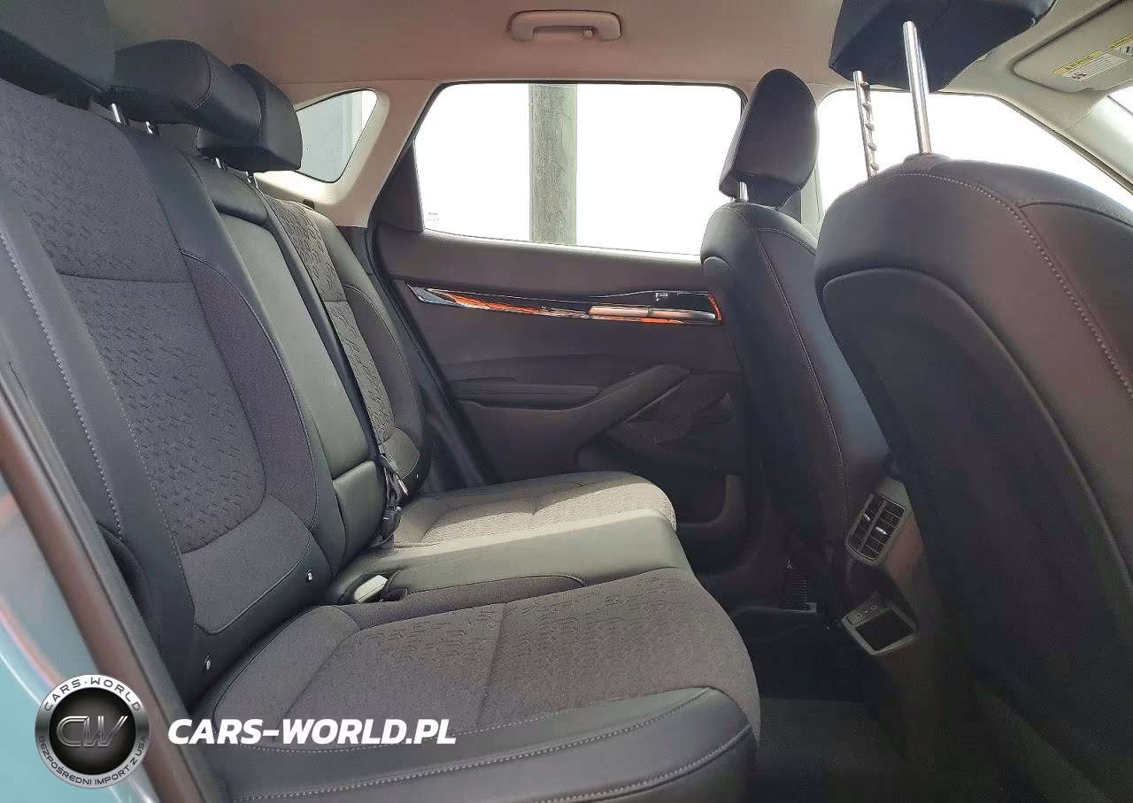 2025 Kia Seltos S VIN:KNDEU2AA6S7790637 - 10