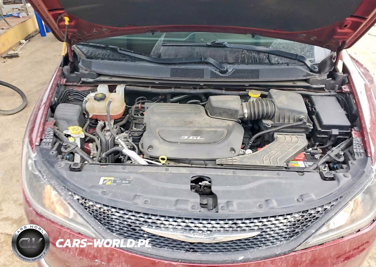 2018 Chrysler Pacifica Touring L VIN:2C4RC1BG7JR126457 - 11