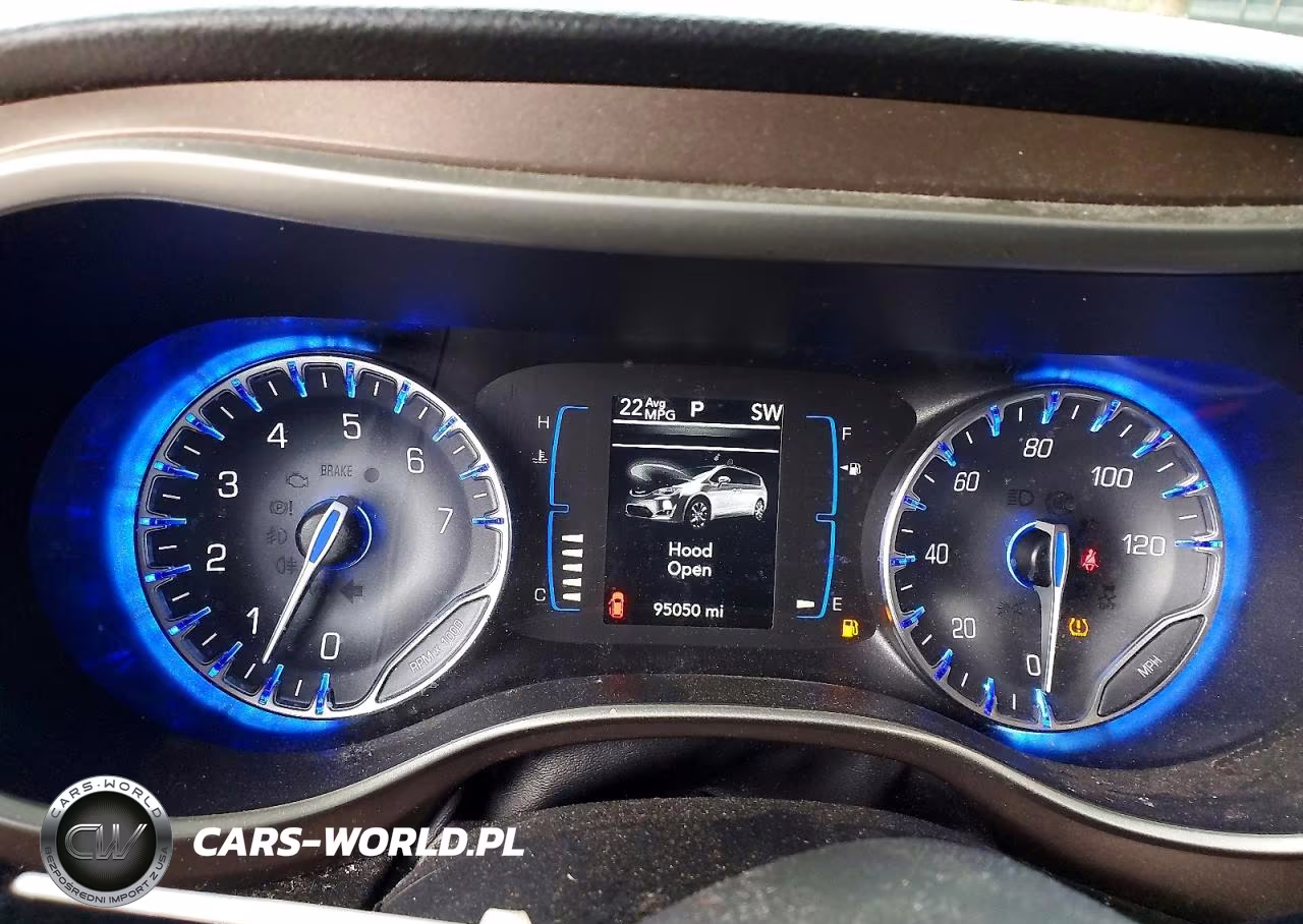 2018 Chrysler Pacifica Touring L VIN:2C4RC1BG7JR126457 - 9
