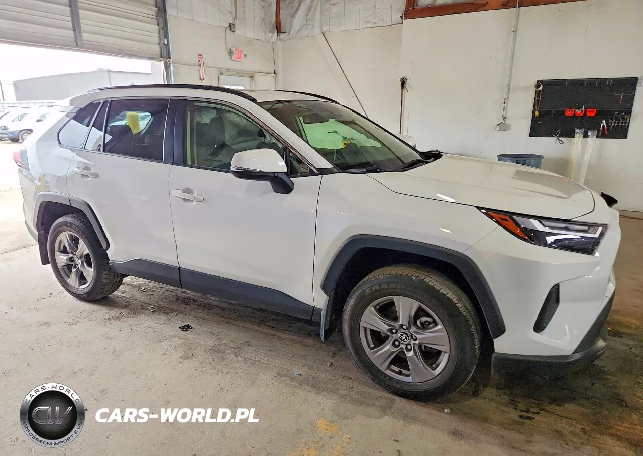 2023 Toyota Rav4 Xle VIN:JTMP1RFVXPD095740 - 4