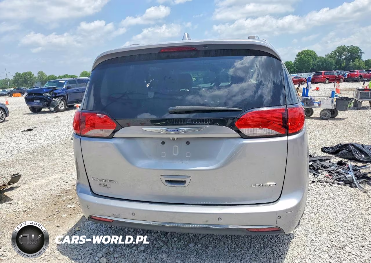 2018 Chrysler Pacifica Limited VIN:2C4RC1GG5JR232964 - 6
