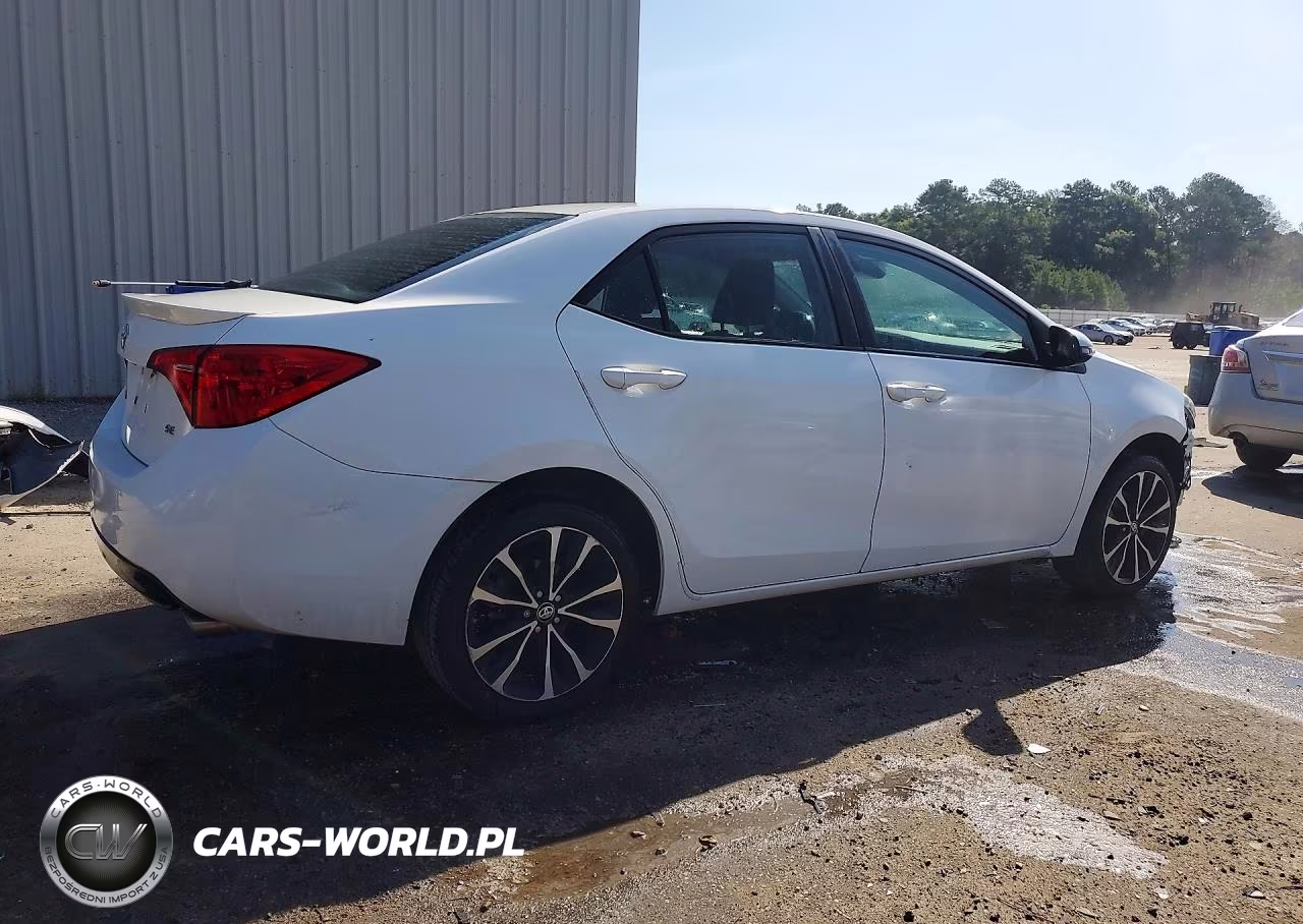 2018 Toyota Corolla Se VIN:5YFBURHE7JP837353 - 3