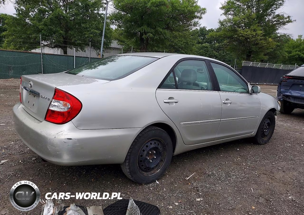 2002 Toyota Camry Xle VIN:4T1BE32K12U058040 - 3