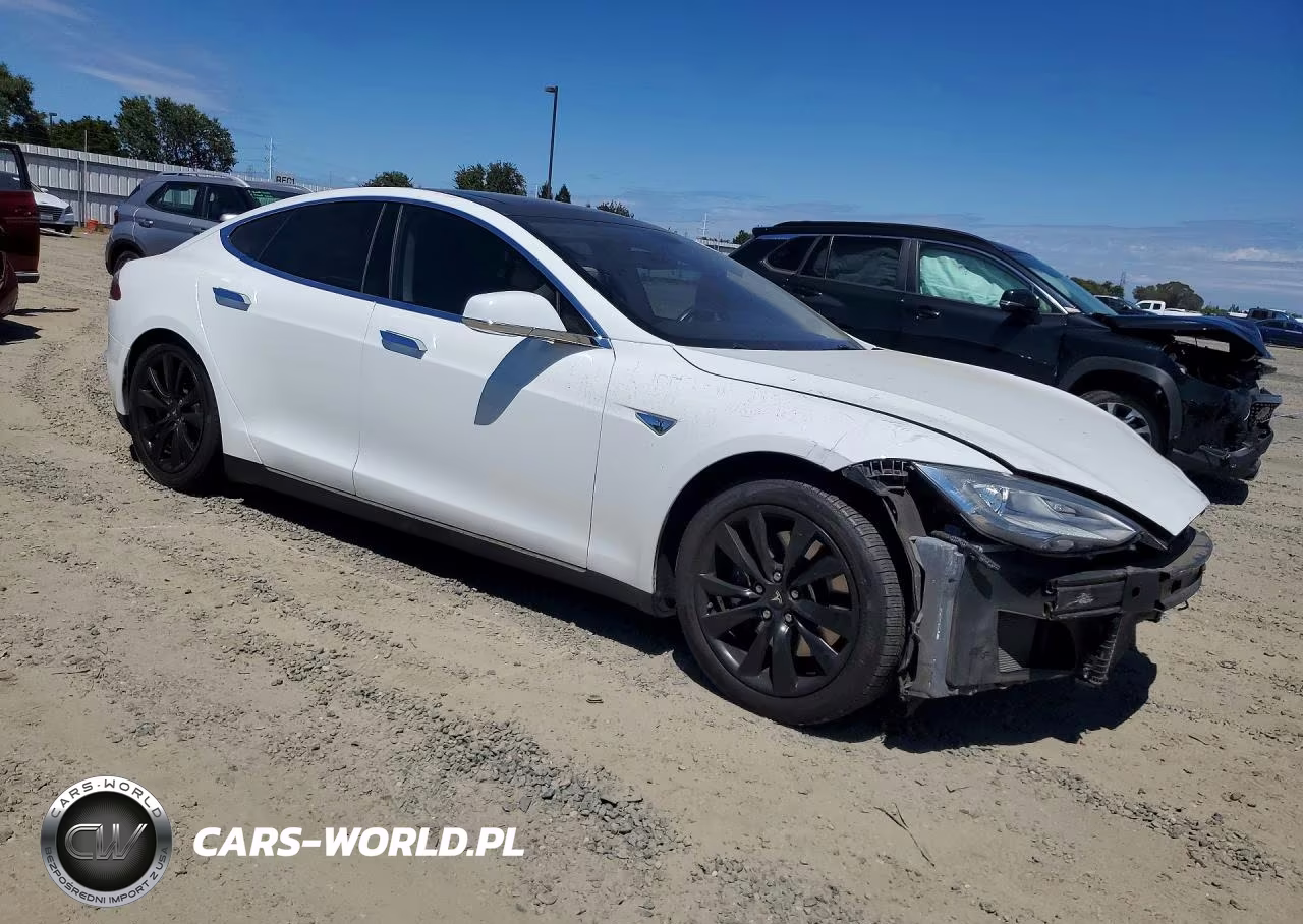 2013 Tesla Model S VIN:5YJSA1CN7DFP24732 - 4