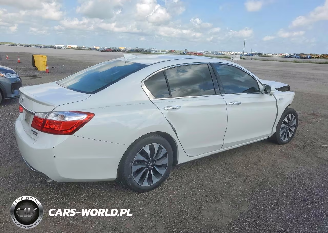 2015 Honda Accord Touring Hybrid VIN:1HGCR6F79FA013974 - 3