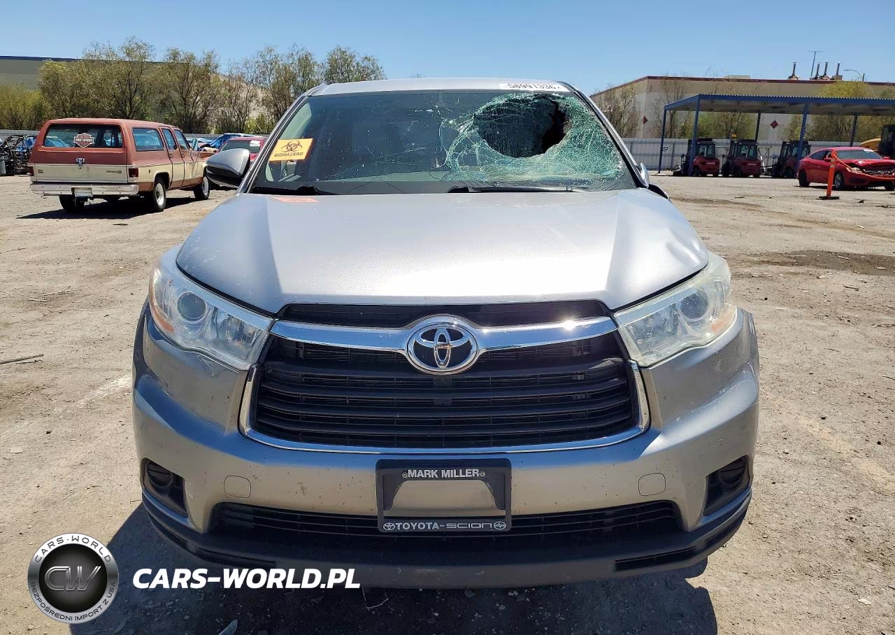 2014 Toyota Highlander Le VIN:5TDBKRFHXES022449 - 5